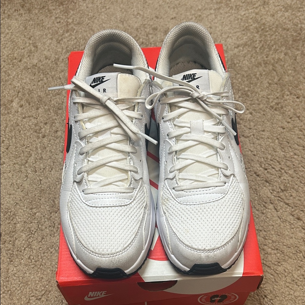 Nike White Black Women's Athletic Shoes
